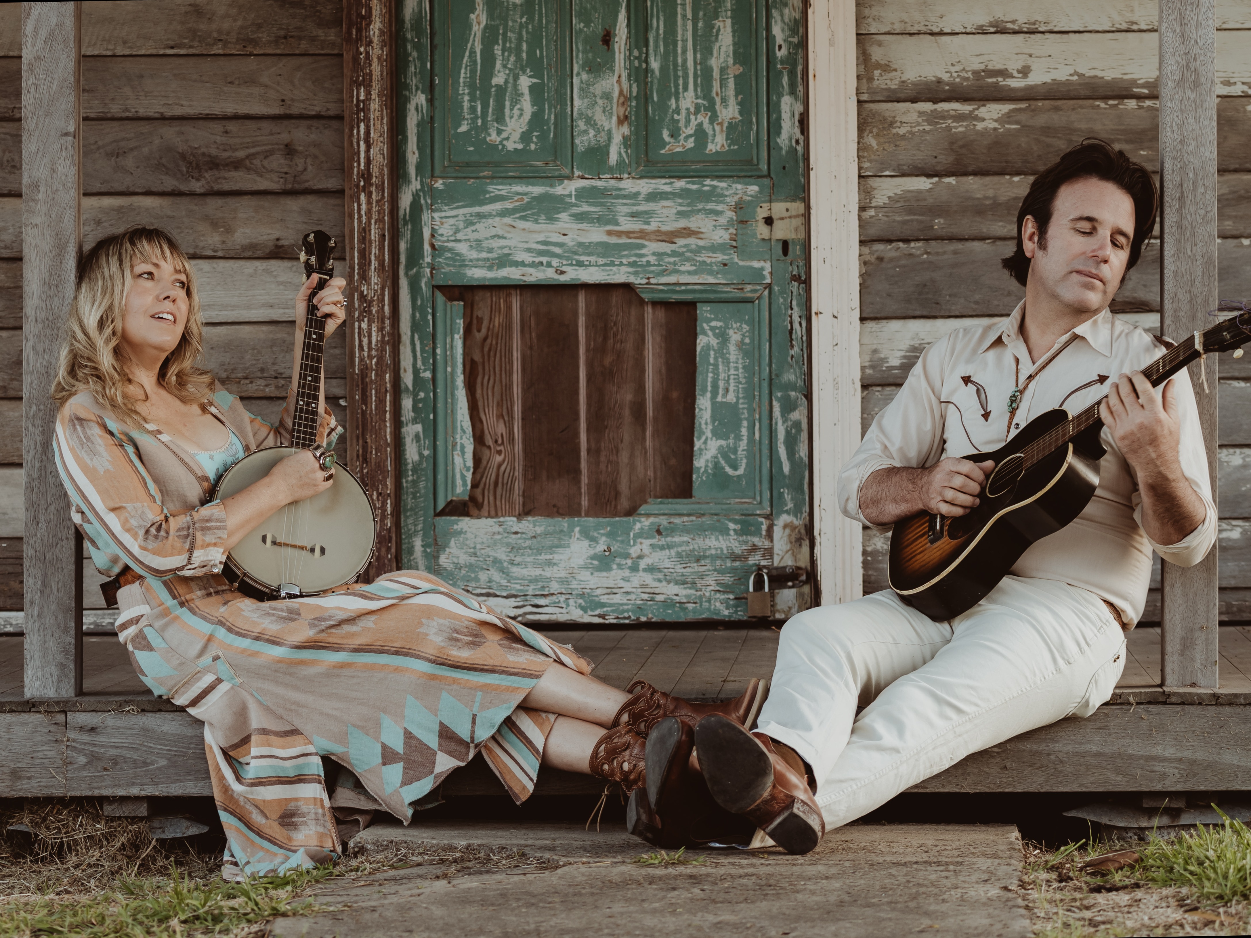 Felicity & Josh 'Everything Around You' Press Photo