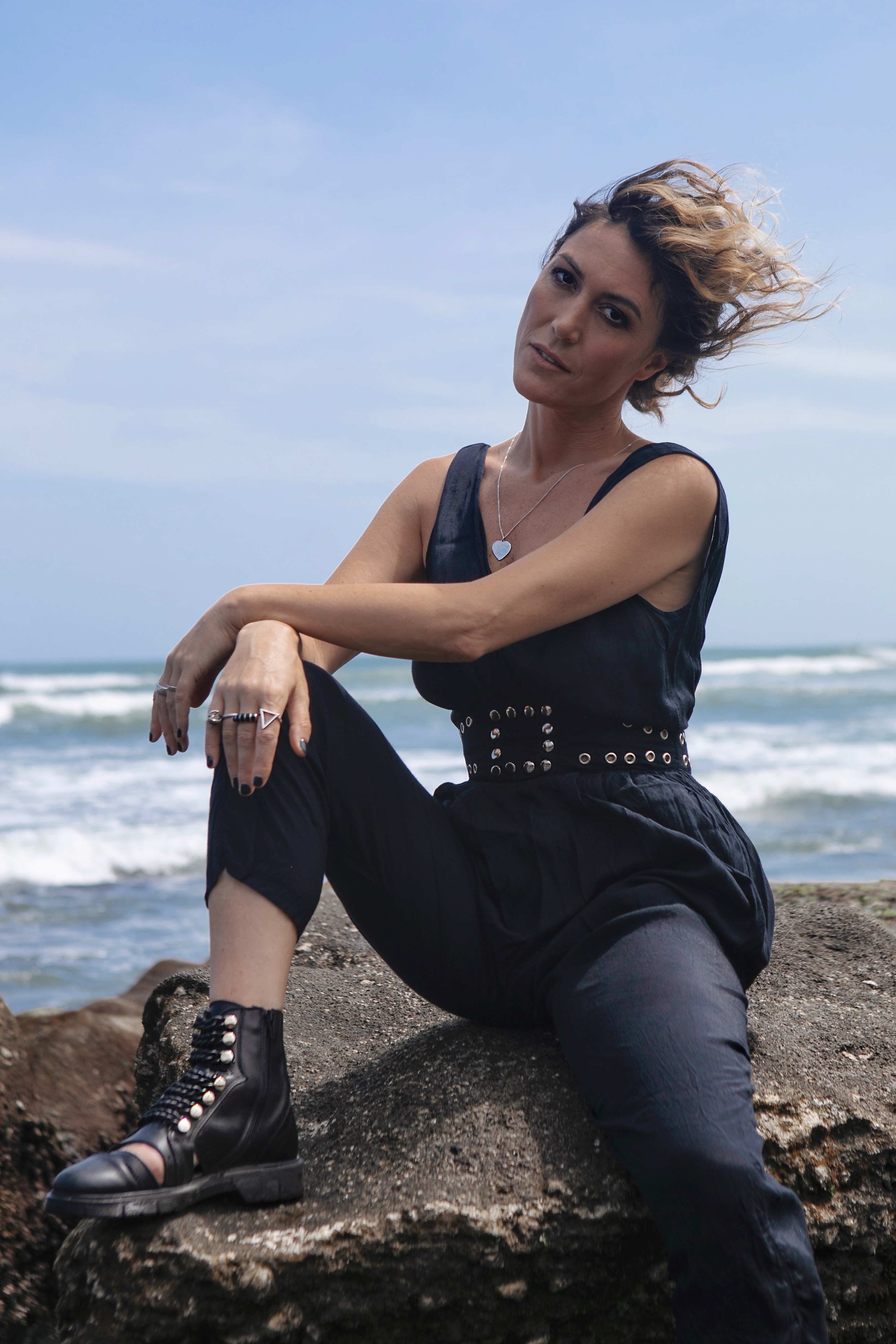 PRESS SHOT