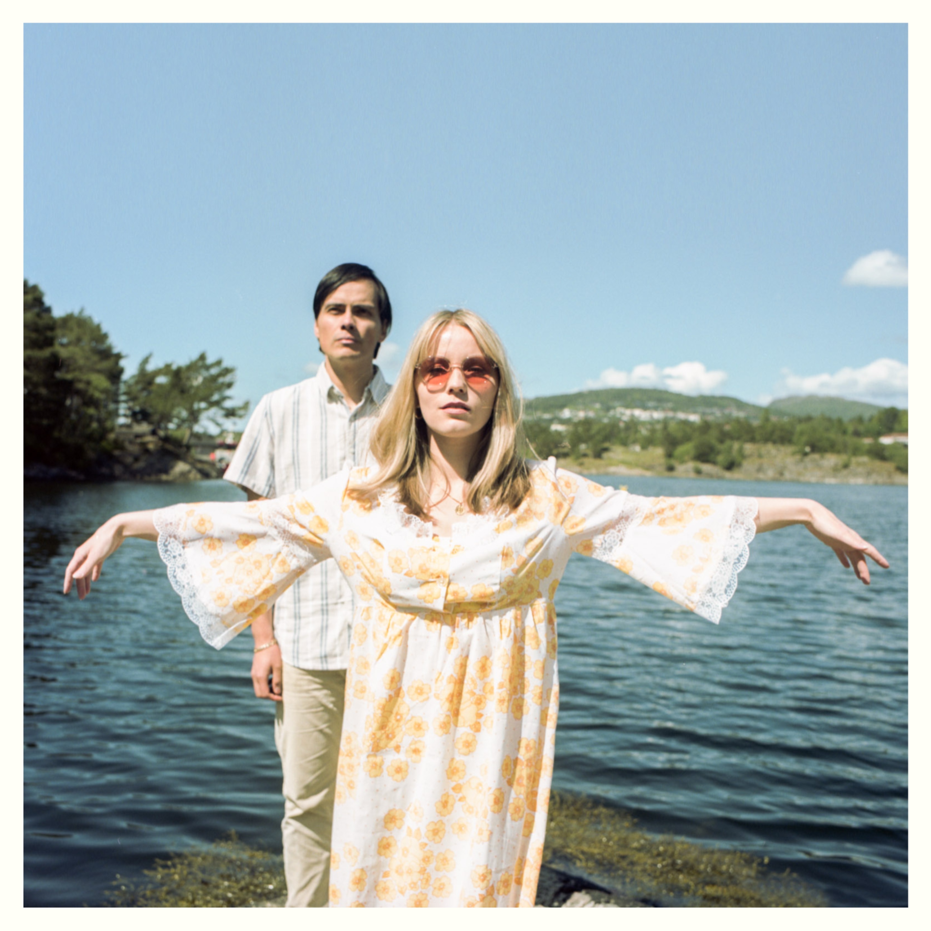 "Sunshine Girl" single cover. Credits: Synne S.B Bønes