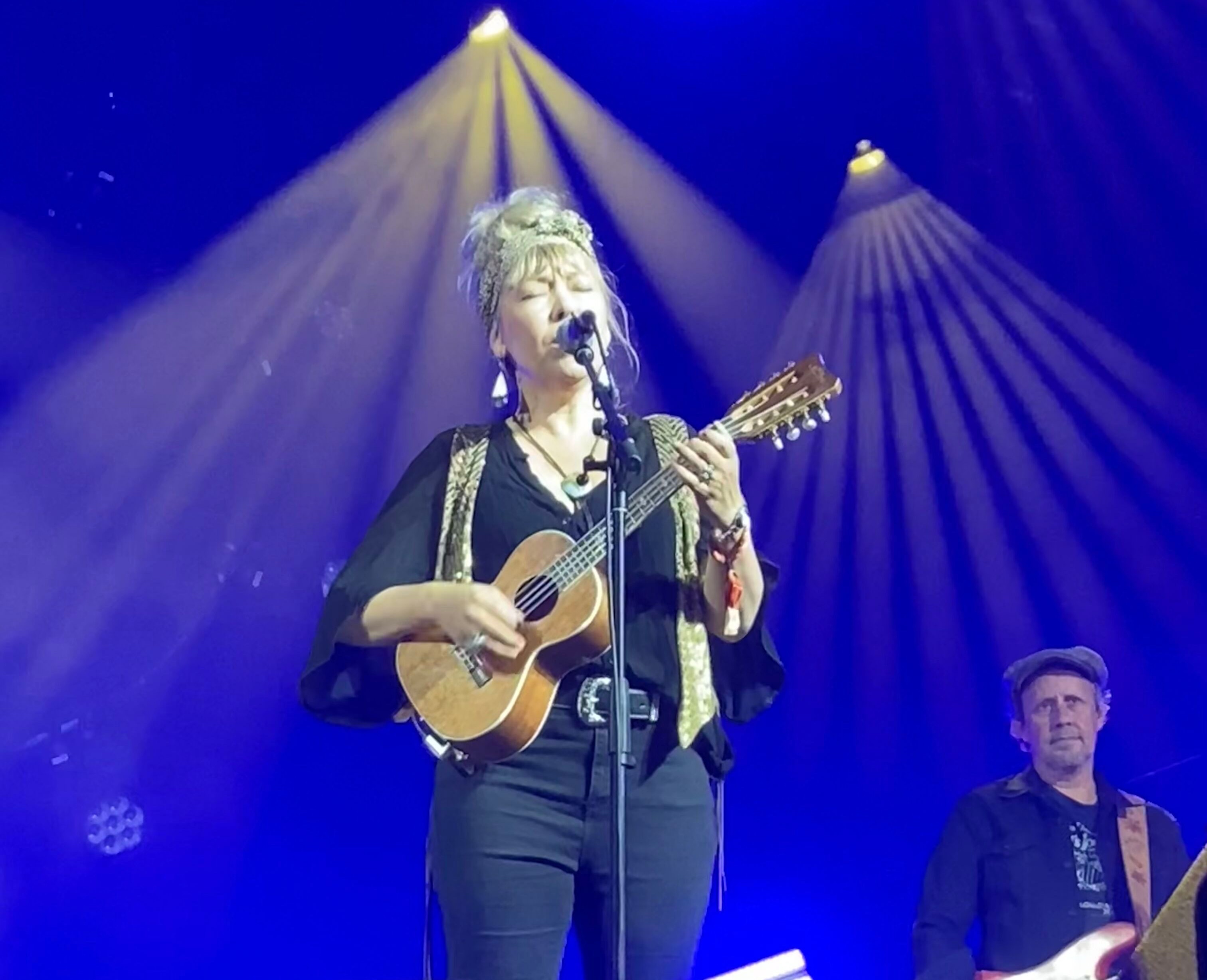 Felicity Performing Port Fairy Folk Festival with Ben Franz on Bass