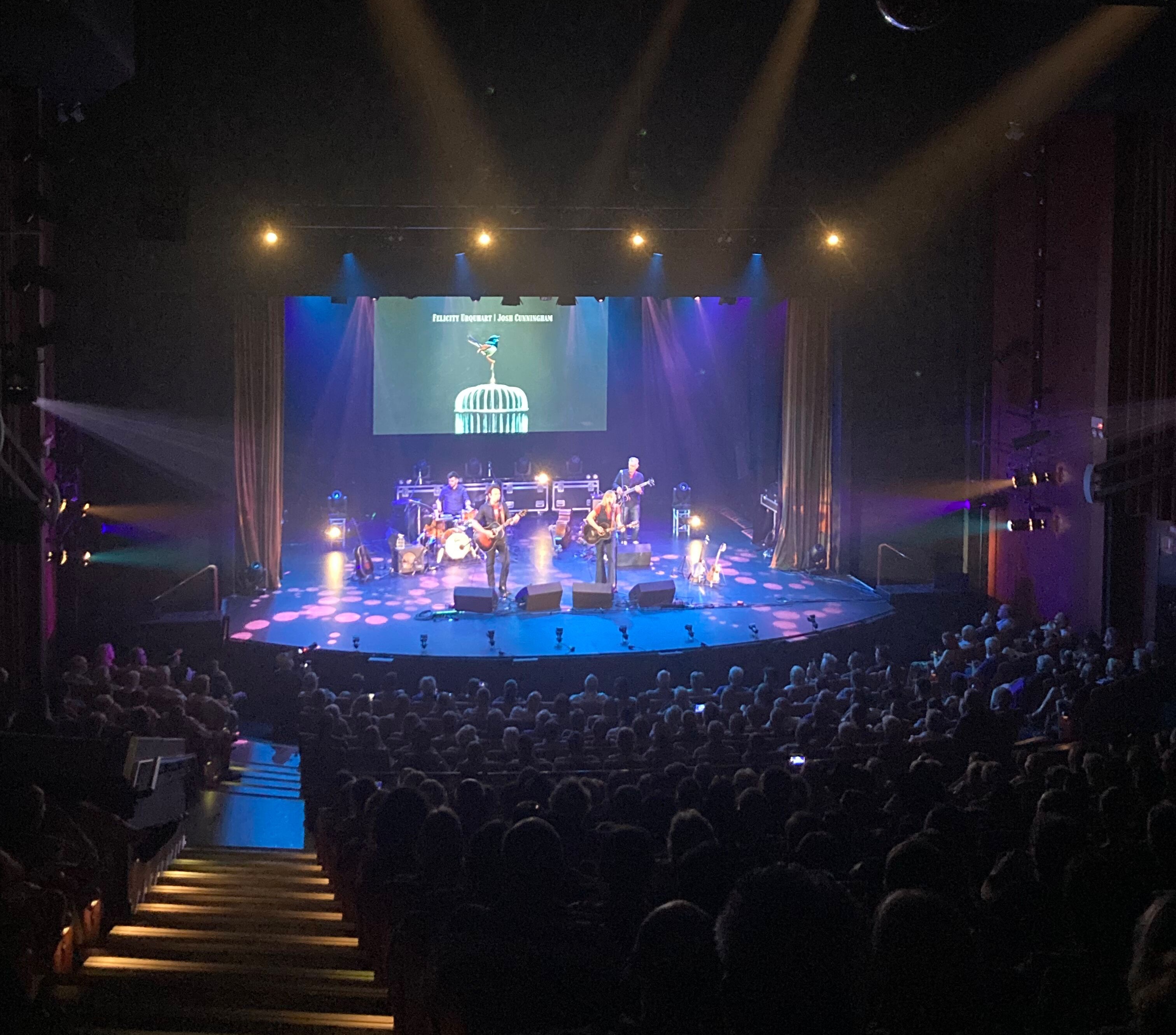 Felicity & Josh sold out Tamworth Capitol Theatre show