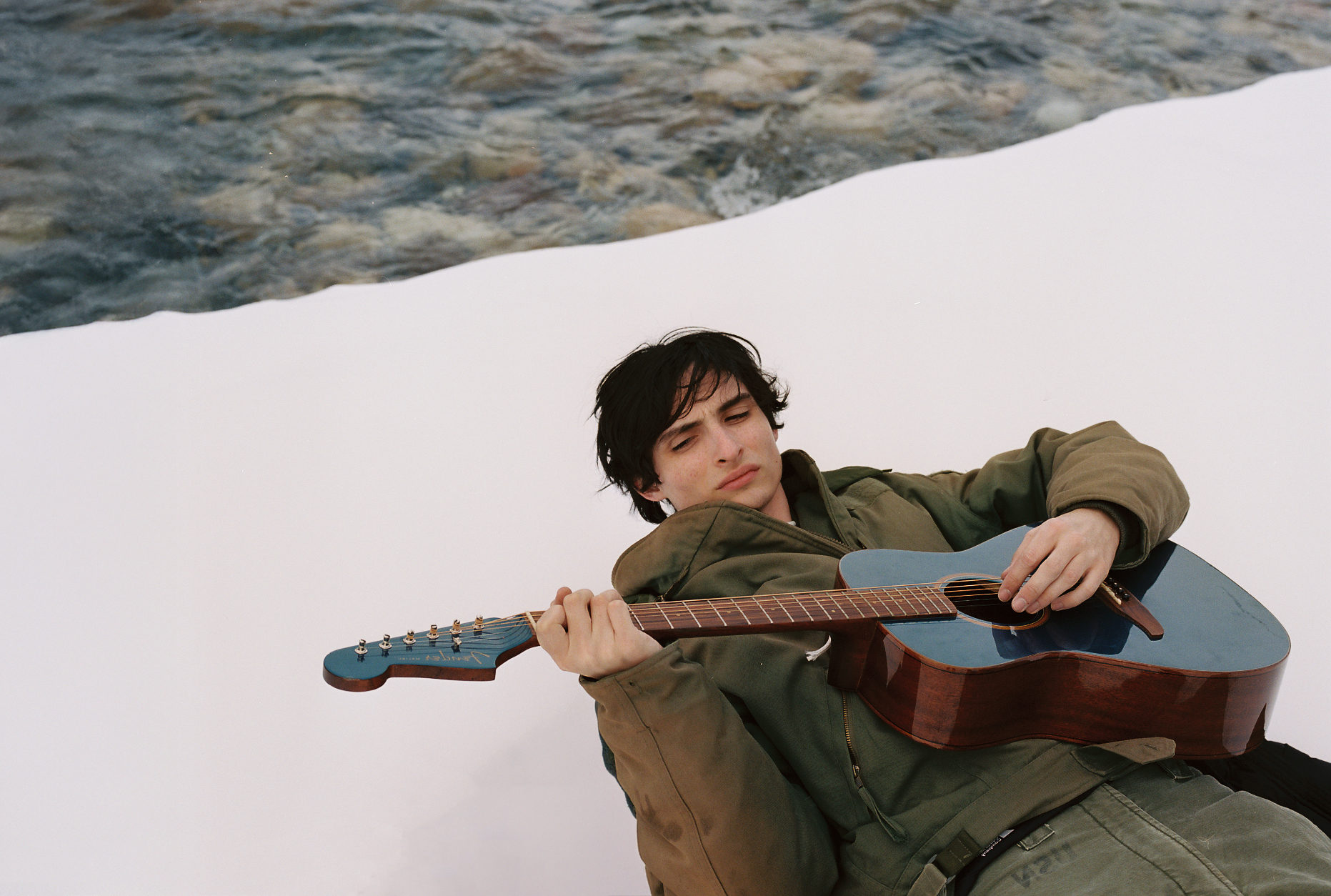 Watch “Stranger Things”' Finn Wolfhard Play Guitar on Mac ...